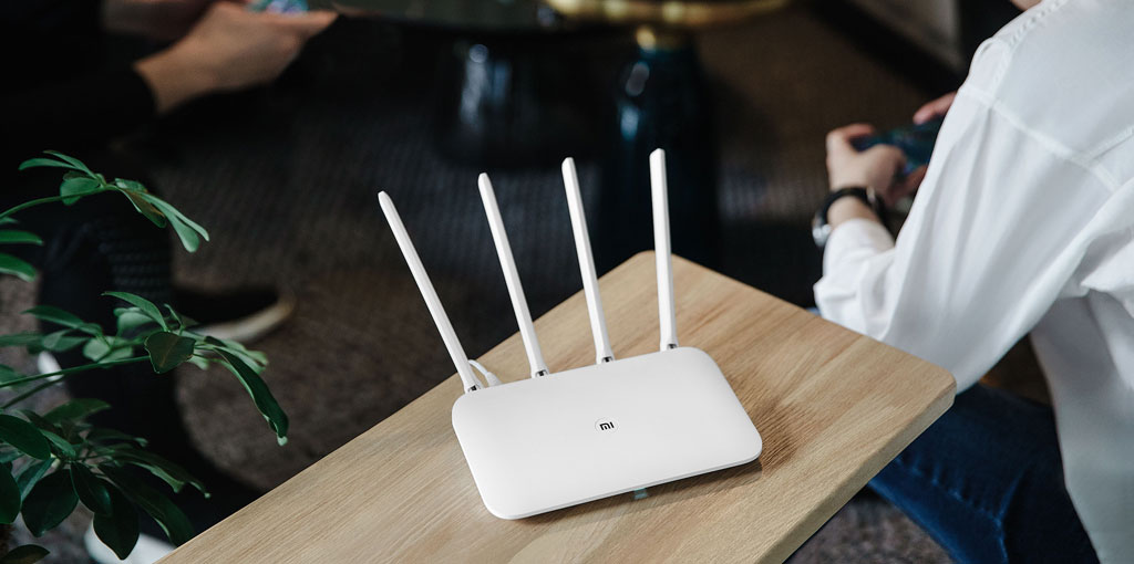 Роутер Xiaomi Mi WiFi Router 4 Роутер Xiaomi Mi WiFi Router 4